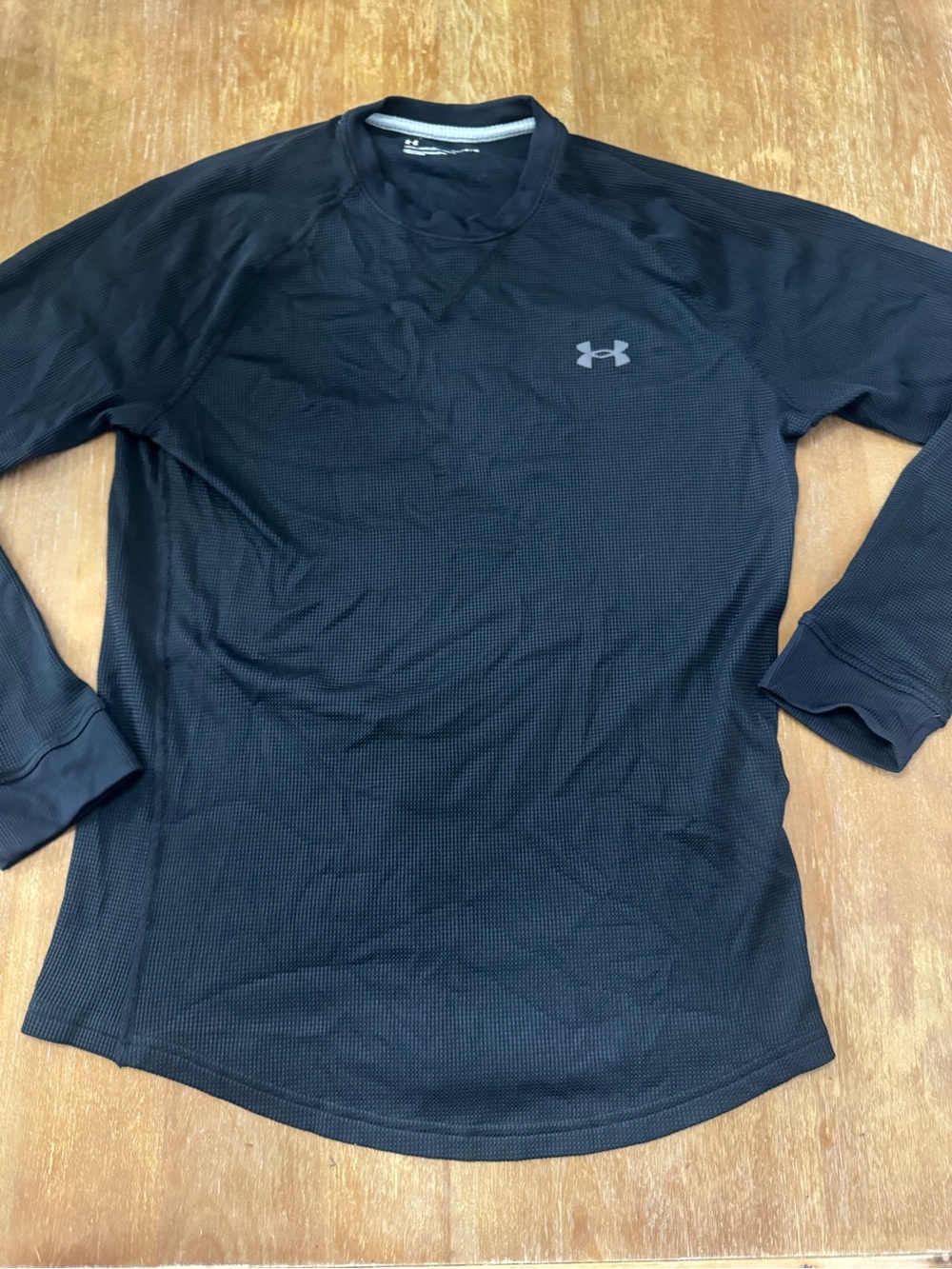 Under Armour Men’s Black Long-Sleeve Athletic Crew